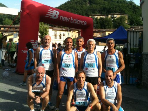 1 Luglio 2012 Campionato Regionale Libertas di mezza maratona in montagna  Il gruppo a Vestone (BS)