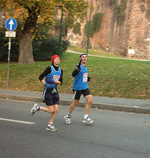 28 Novembre 2004 Piazza Castello: Claudia e Claudio, ore 10.27 Milano Maratona - MI